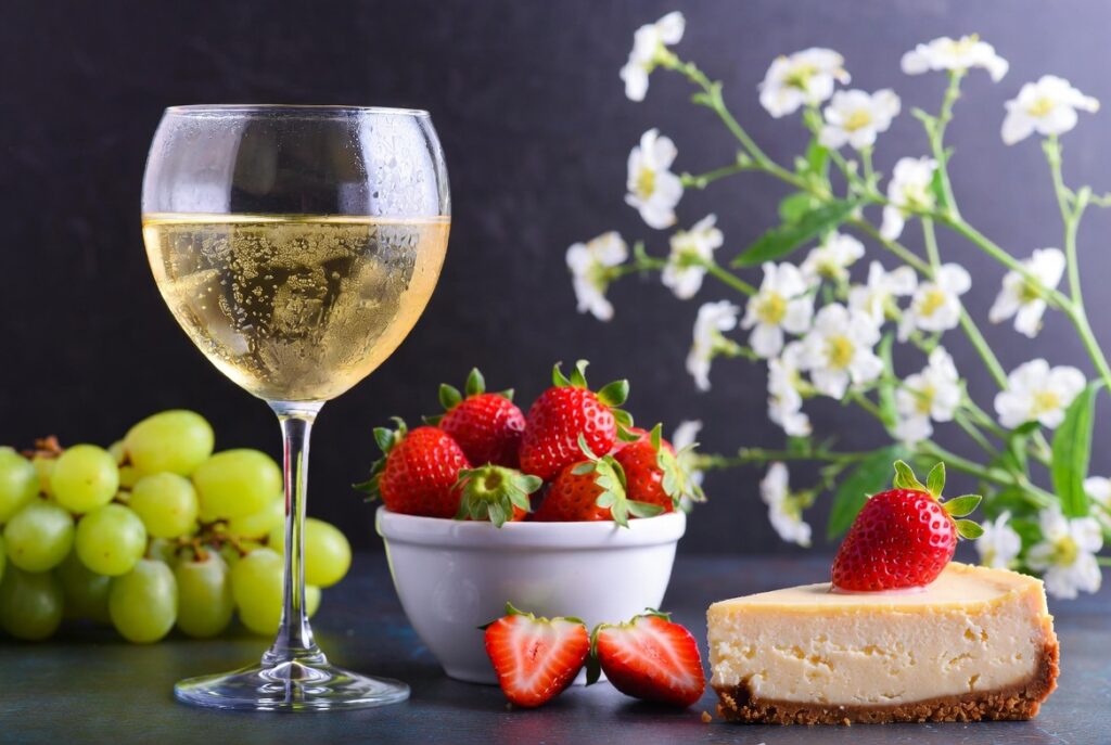 moscatel_harmonizacao_doce-1024x687 Melhores Espumantes Moscatel do Brasil: Lista de Rótulos Doces e Suaves (Custo-Benefício)